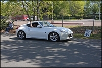 white_370z_checking_out